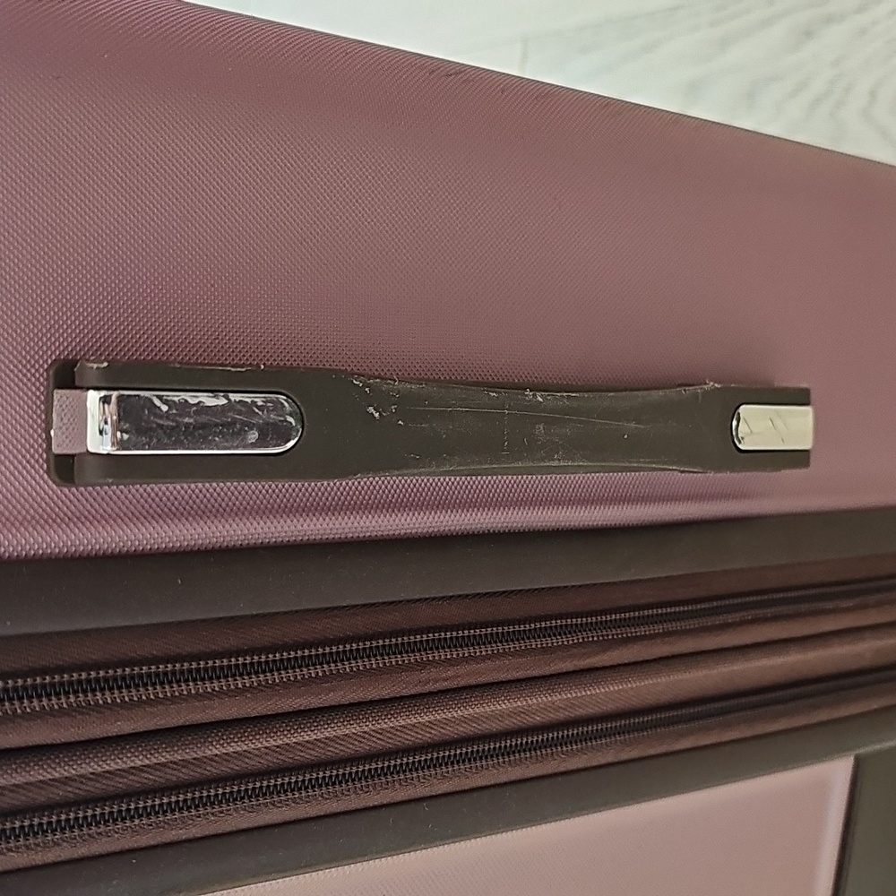 Samsonite Pink Hardshell Medium Luggage - Picture 9 of 15